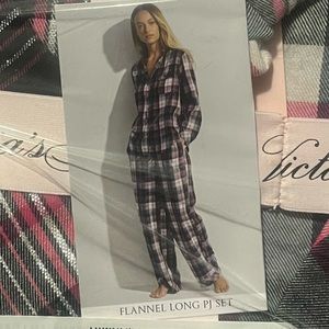 Victoria Secret Flannel Pajamas, Medium